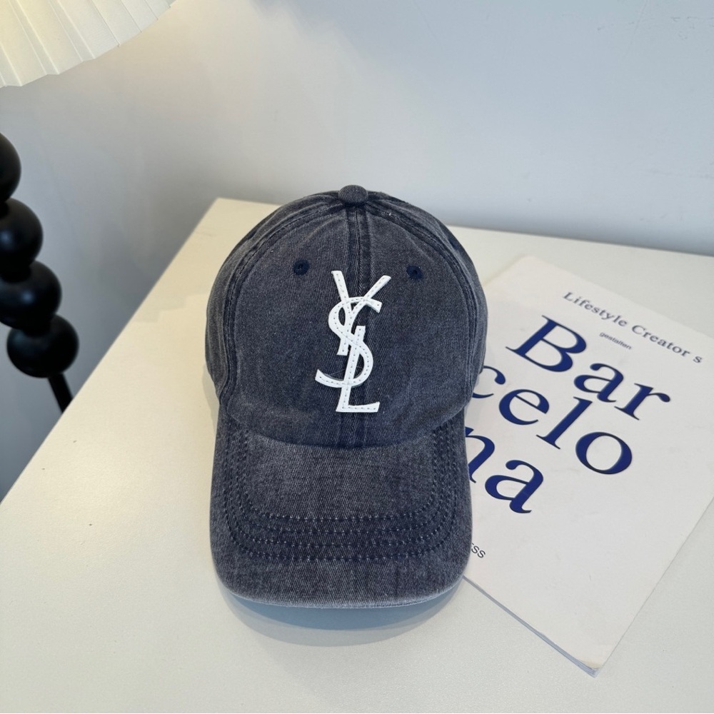 Yves Saint Laurent hat
